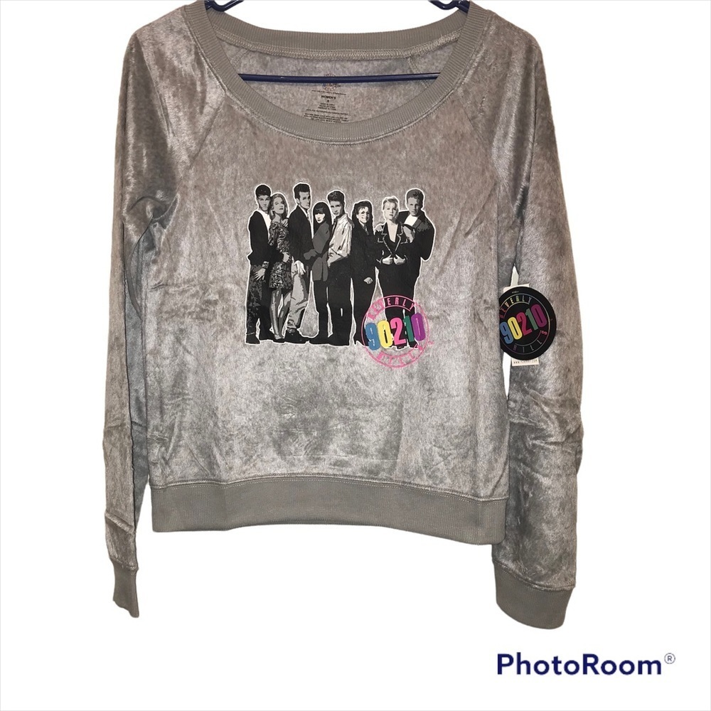 𝅺beverly Hills 90210 sleep top